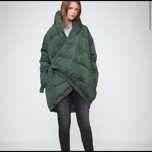 Universal Standard Kanda Puffer Coat: Green